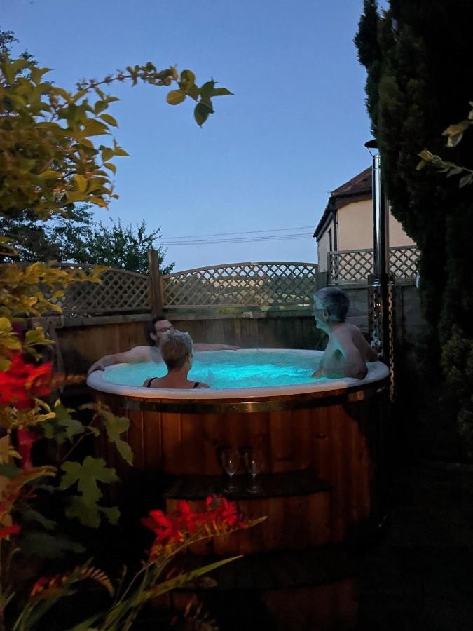 Gorgeous Country Cottage On Outskirts Of Bath With Wood Fired Hot Tub Midford Zewnętrze zdjęcie